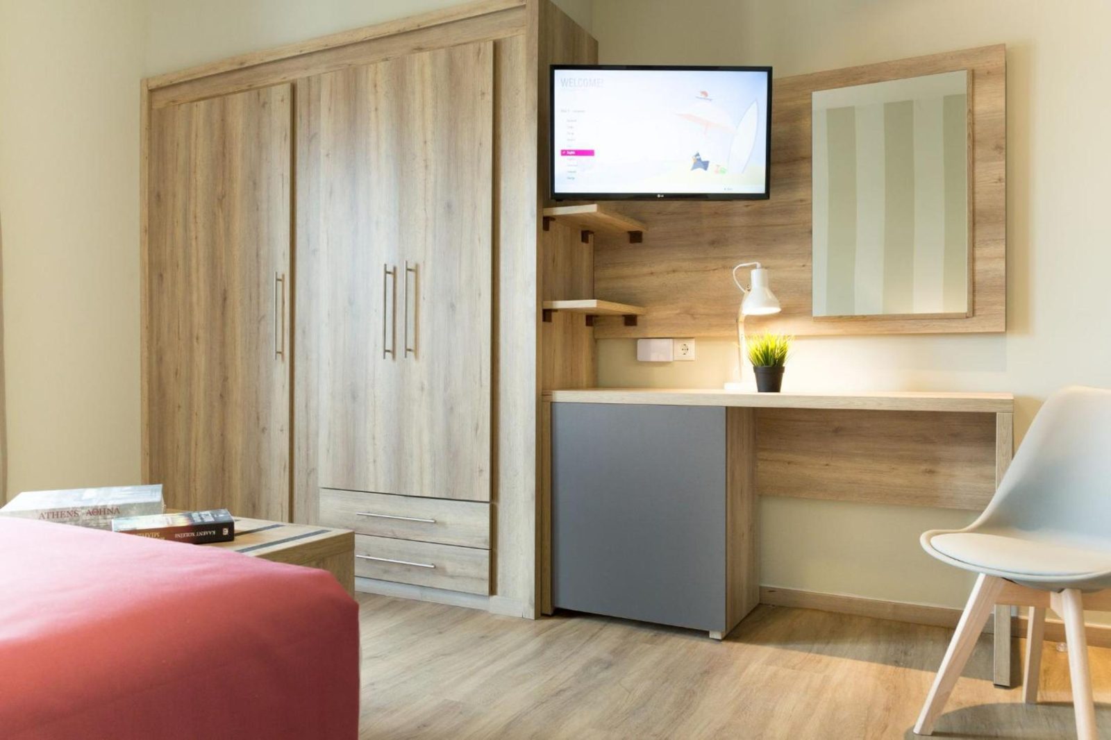 Hotel @Syngrou Fix — photo 6