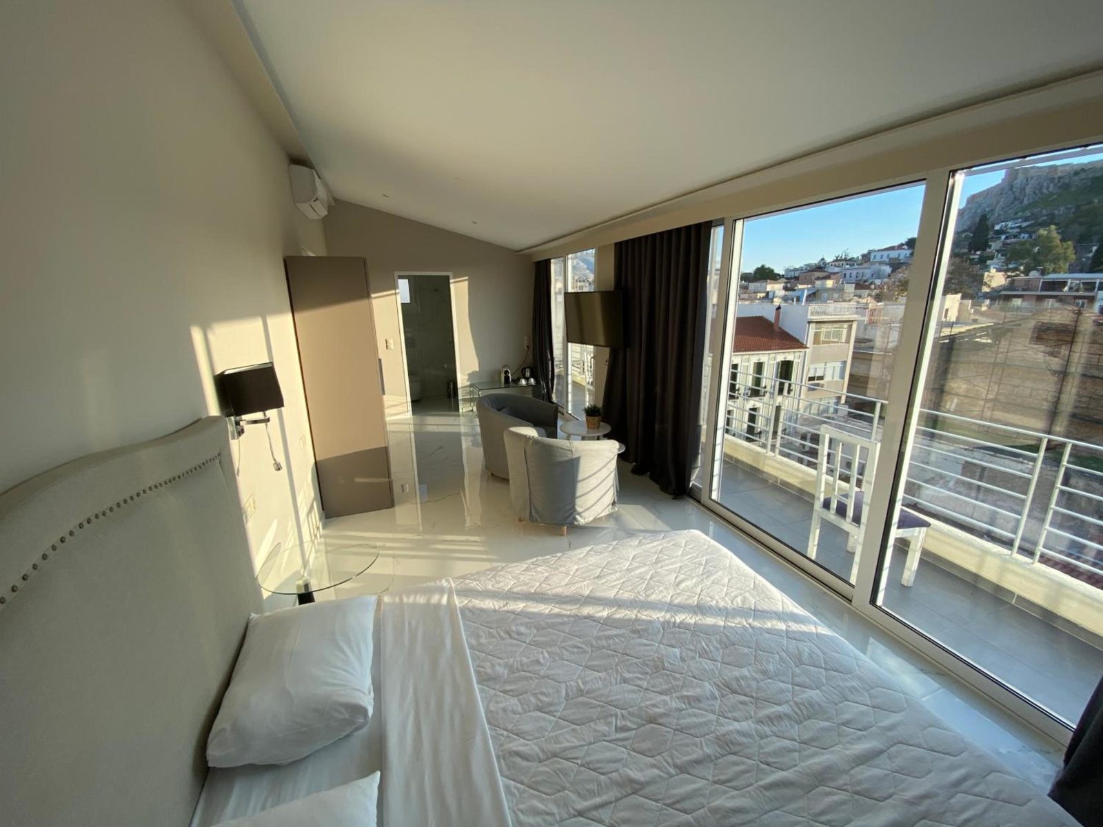 24K Athena Suites — photo 4