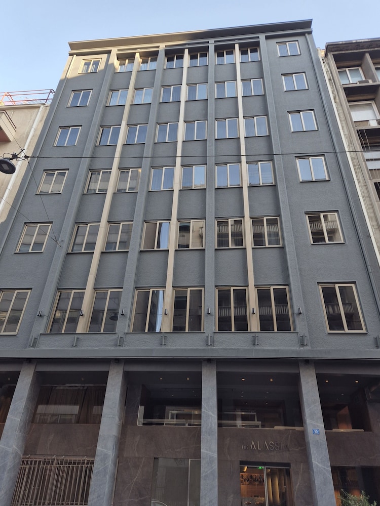 THE ALASSIA HOTEL — photo 2